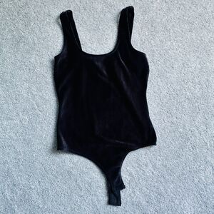 honey punch velvet tank bodysuit, size M